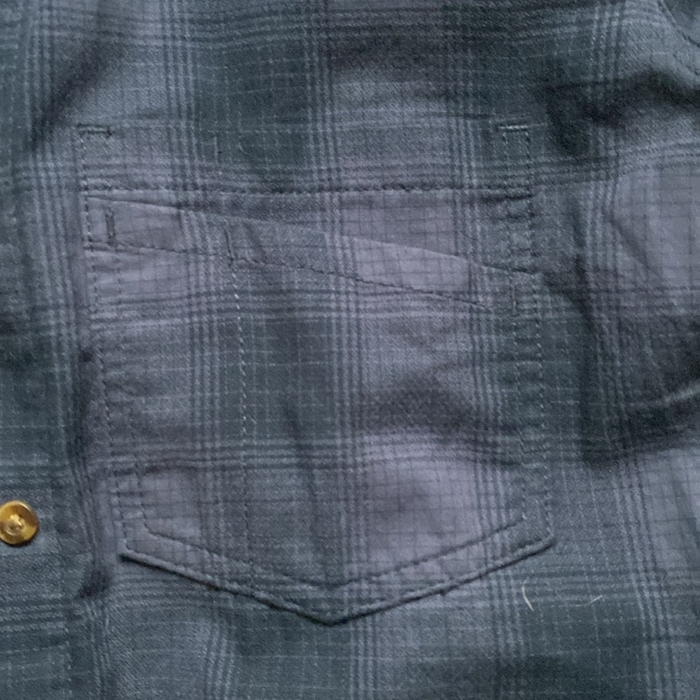 Carhartt button down plaid shirt - Picture 5 of 8